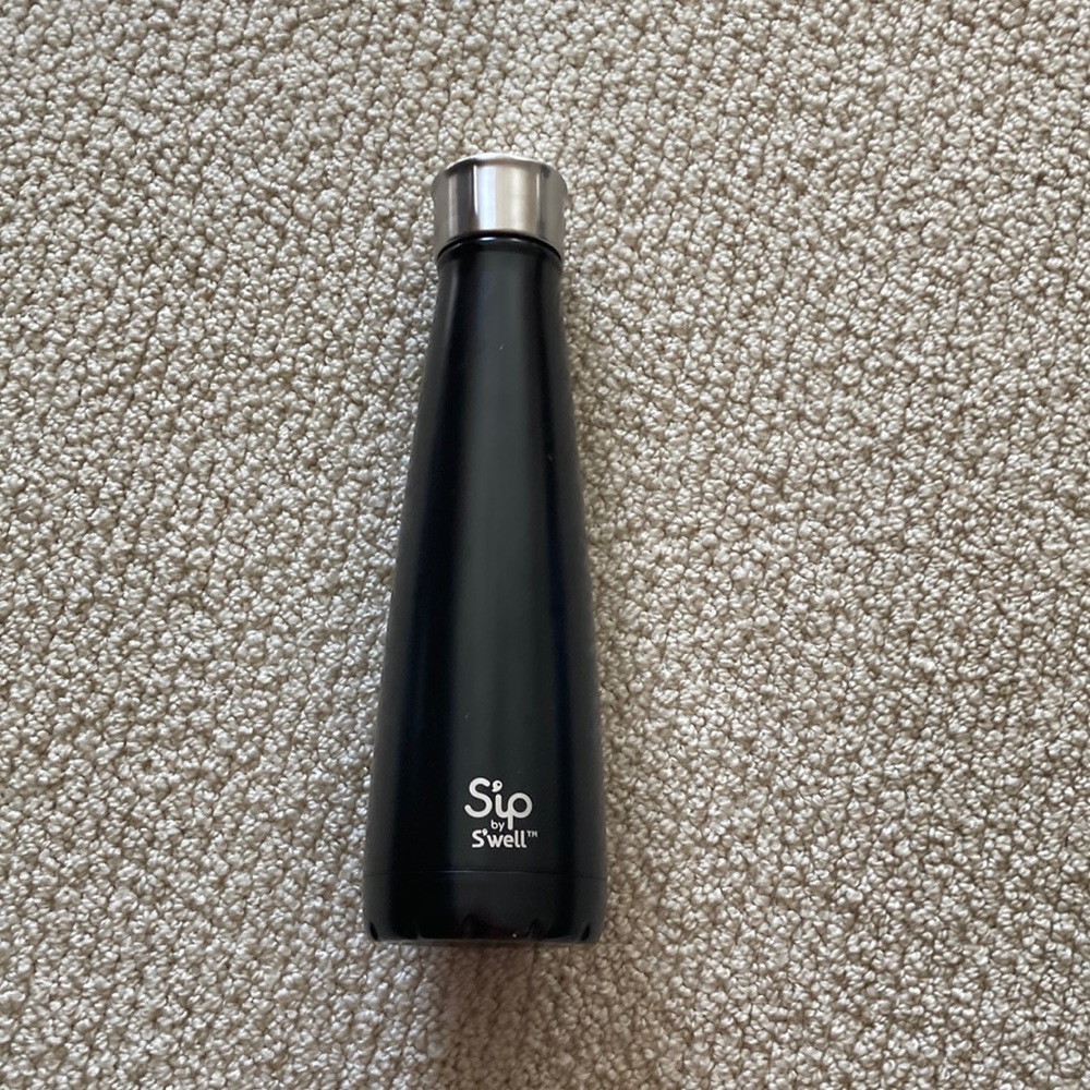 Sip by S’well Water Bottle Black 15 oz 450 mL Metal Minimalist Medium FLAWS